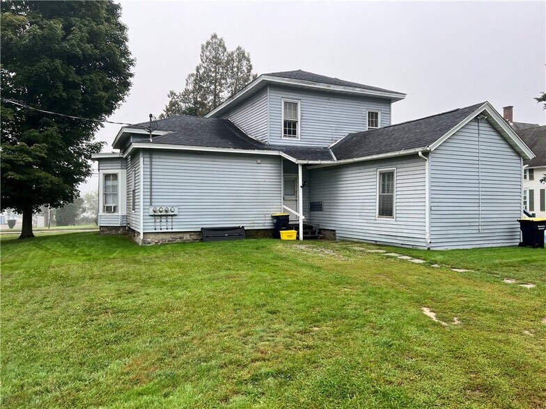 Building Photo - 30 Pearl St