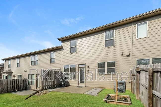 Building Photo - 6685 Story Cir