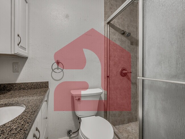 Building Photo - 224 W 5th St