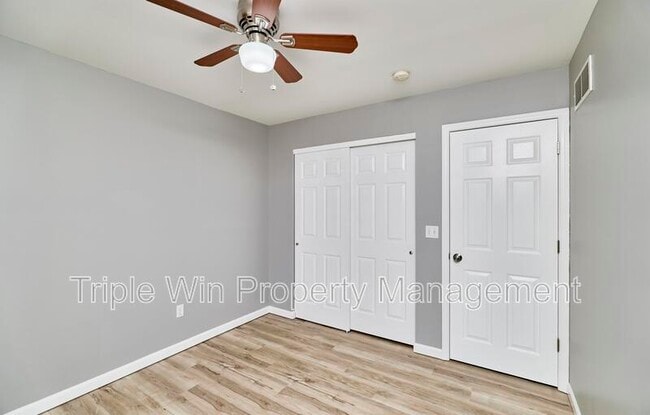 Building Photo - 4927 Triple Tree Ct