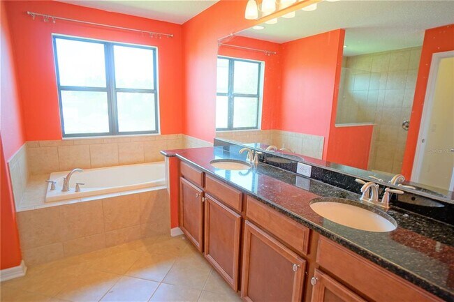 Building Photo - 32125 Garden Alcove Loop