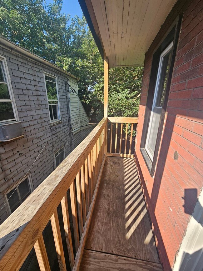 Building Photo - 46 N Hartley St