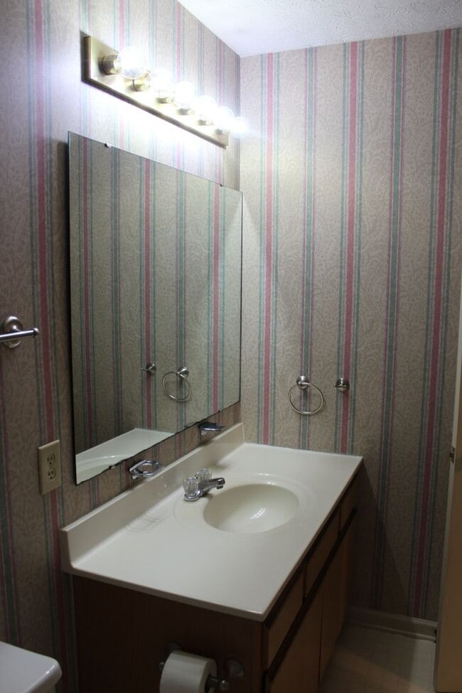 Building Photo - Reilly Rd. Area