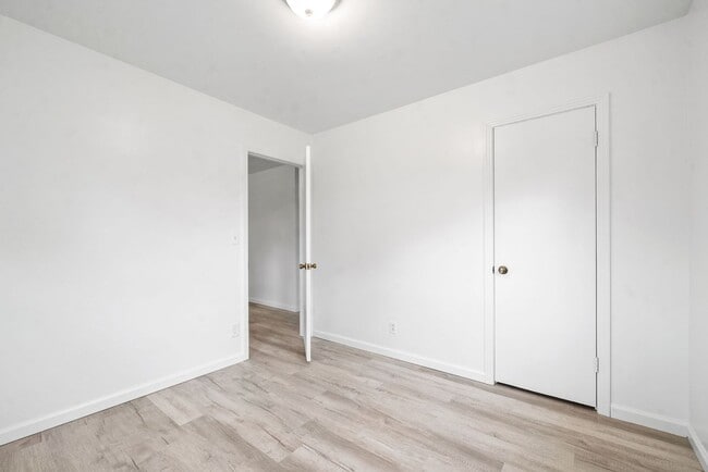 Building Photo - 1953 Batts Ln