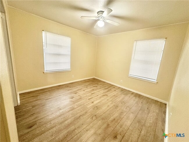 Building Photo - 104 E Fowler Ave