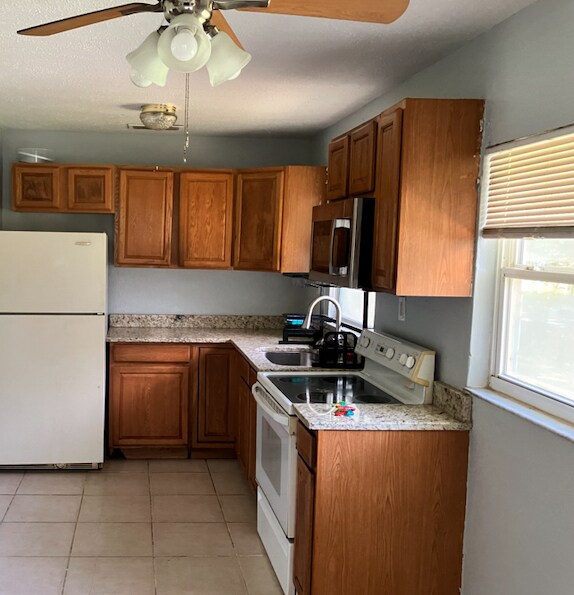 Kitchen - 1331 S Summerlin Ave