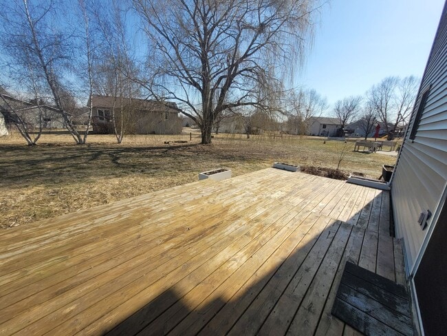 Building Photo - 2255 Vesterheim St