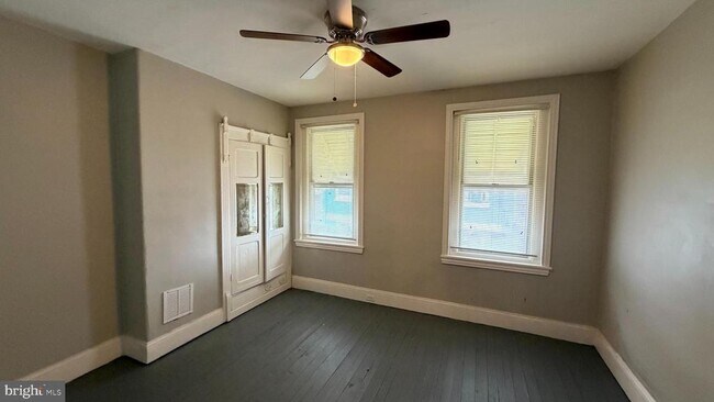 Building Photo - 2554 N Bouvier St