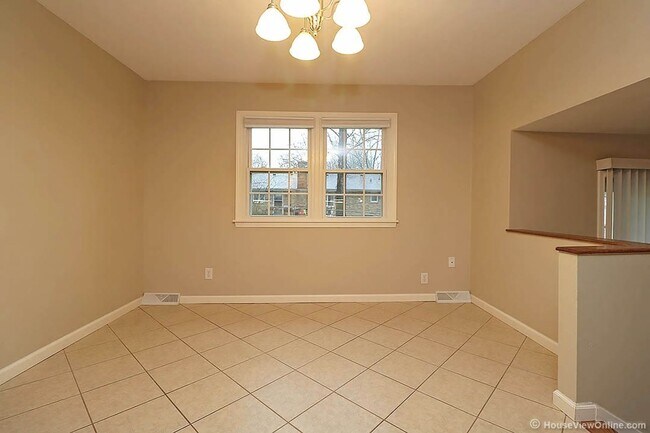 Building Photo - 2031 Allen Dr
