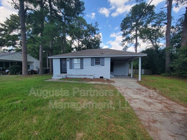 Building Photo - 2034 Trout Dr