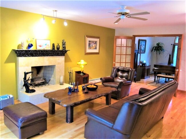 Building Photo - ****Barrington – Exclusive Contemporary Co...