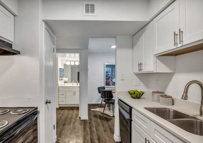 Building Photo - Alara North Burnet