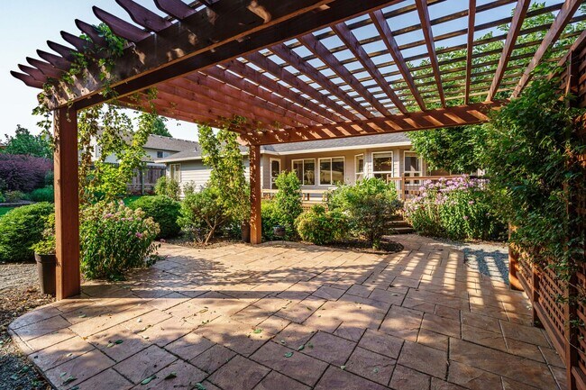 Building Photo - Beautifully Landscaped 1/4 acre with Well Maintained 4 bedroom 2 Bath Home with 3 Car Garage