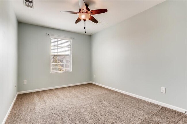 Building Photo - 1022 Harmony Ln