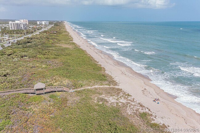 Building Photo - 4949 N Hwy A1A