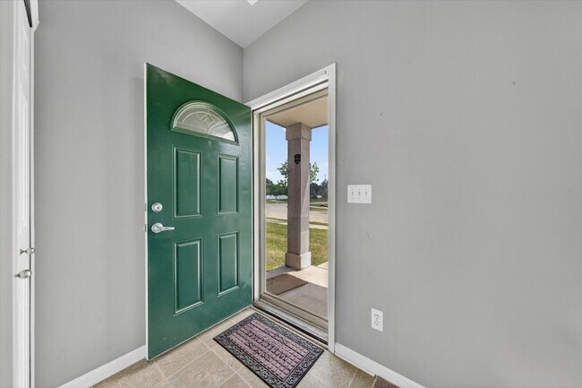 Building Photo - 23668 Northstone Village Dr