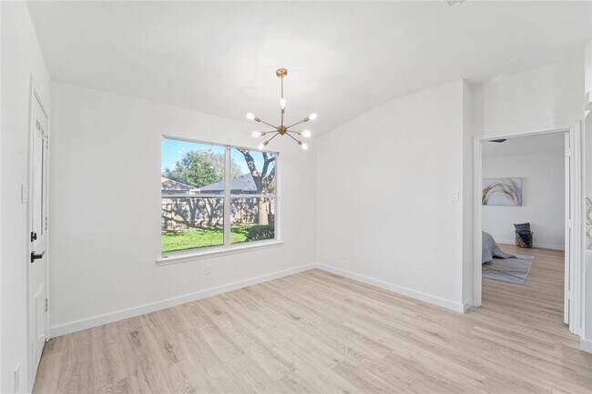 Building Photo - 2537 Vernell Way