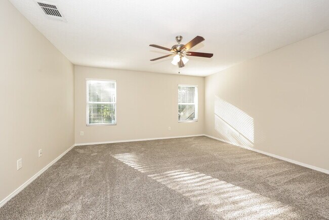 Building Photo - 5240 Sunsail Dr