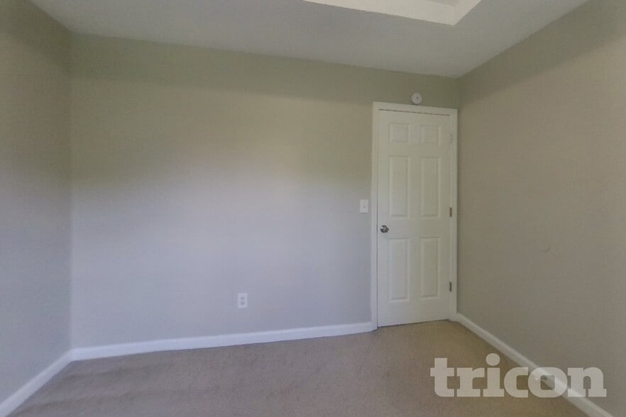 Building Photo - 464 Berkshire Pl