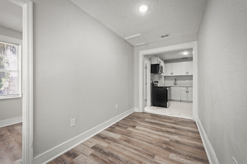 Building Photo - 3524 Boulevard St