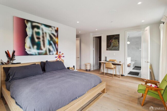 Building Photo - 754 Lake St