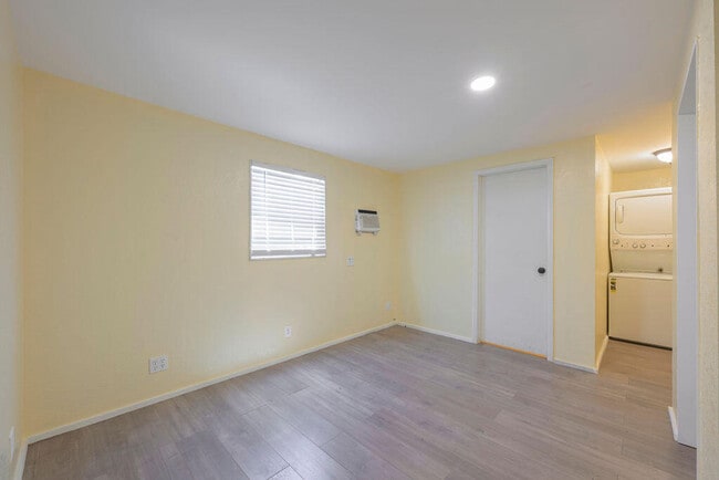 Building Photo - 3830 NE Indian River Dr