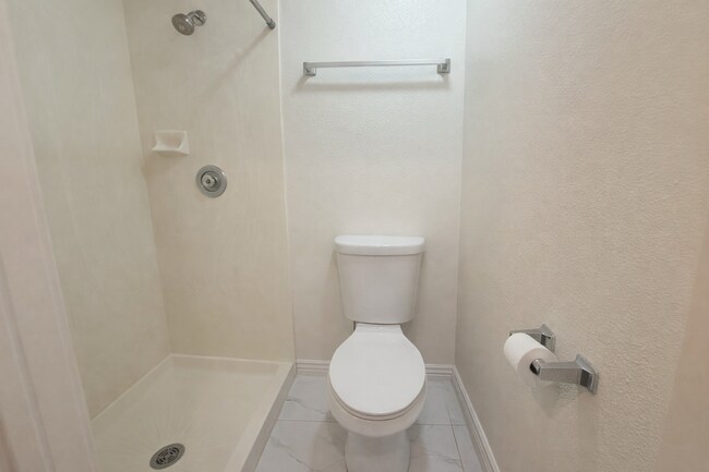 Building Photo - Charming 3-Bedroom Condo in Franklin Park – Prime Provo Location
