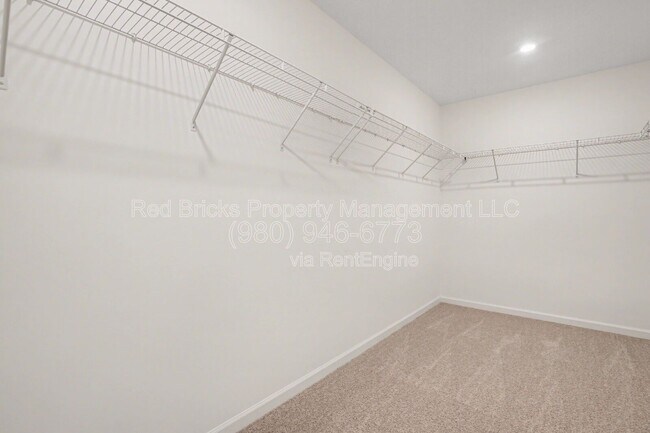 Building Photo - 162 Aspire Cir