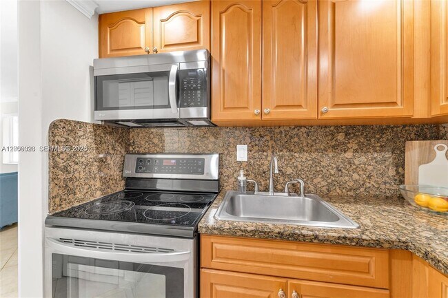 Building Photo - 8617 SW 68th Ct