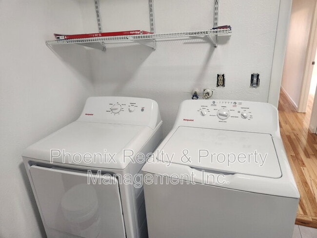 Building Photo - 1400 Bacchus Dr