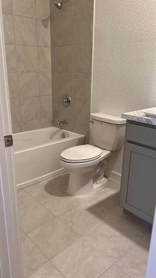 Building Photo - 456 NE 4th St