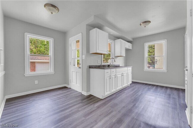 Building Photo - 18907 Harlan Dr