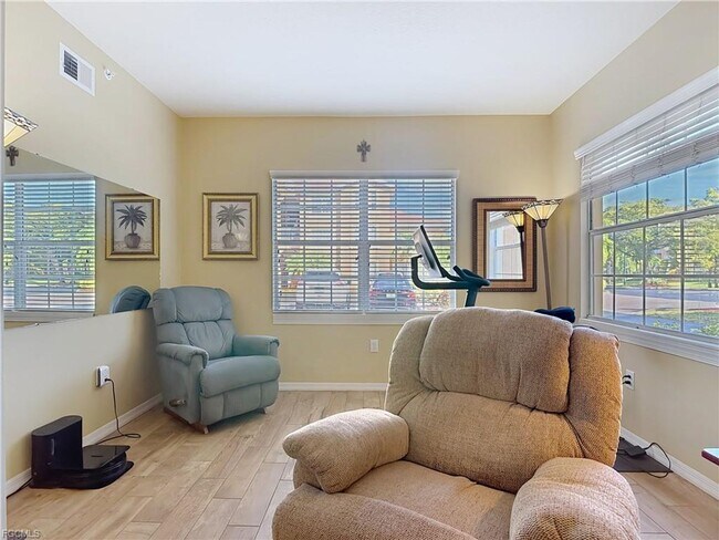 Building Photo - 3 bedroom 2 bathroom Condo in the Gardens at Beachwalk