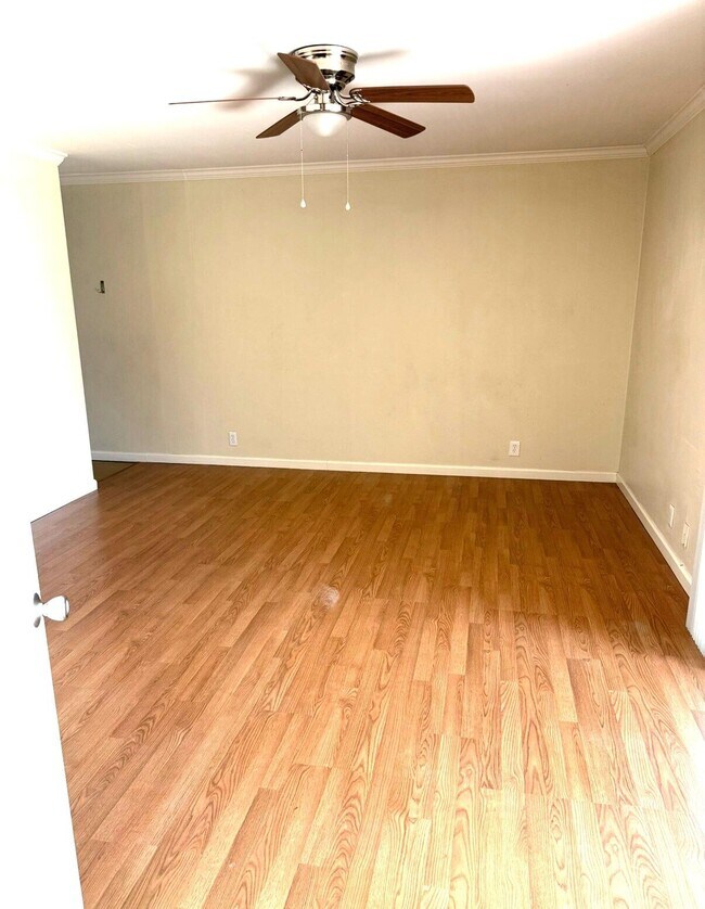 Building Photo - 43320 Texas Ave