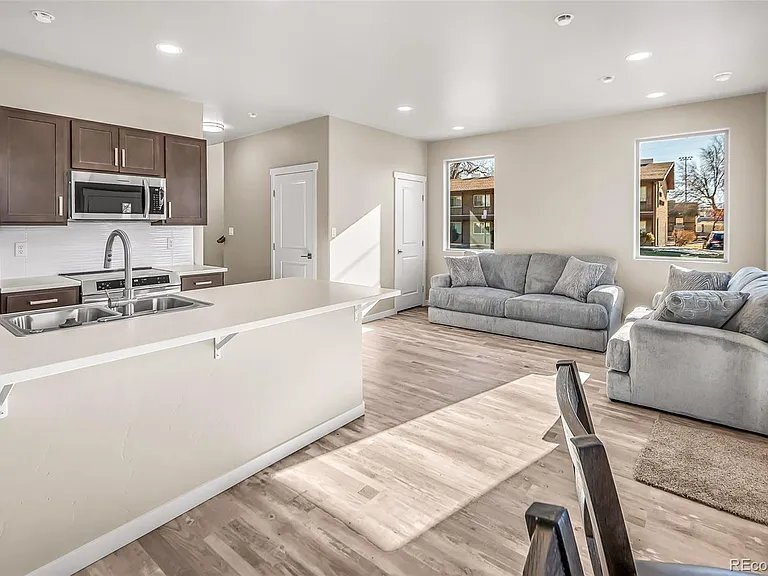 Building Photo - 1290 N 13th St