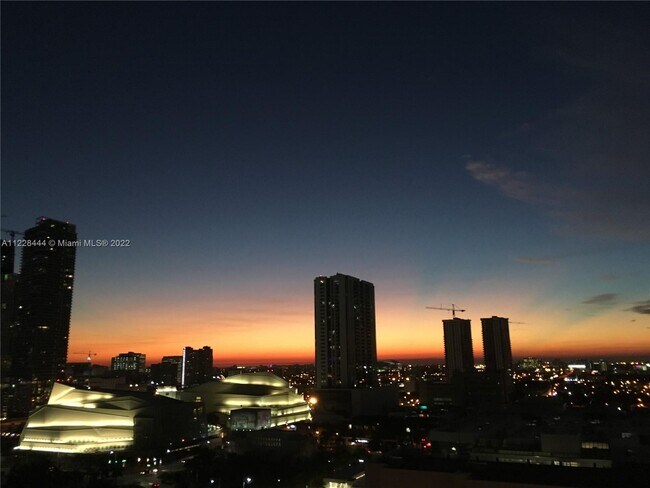 Building Photo - 555 NE 15th St