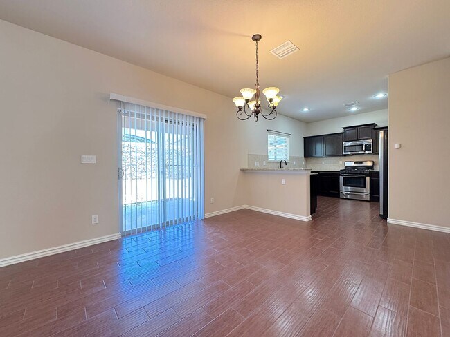 Building Photo - West El Paso 4bed/3bath + office - Refrig ...