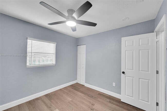 Building Photo - 2360 NW 6th Ct