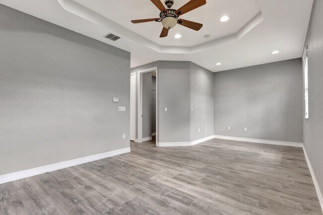Building Photo - 10850 NW 74th Dr