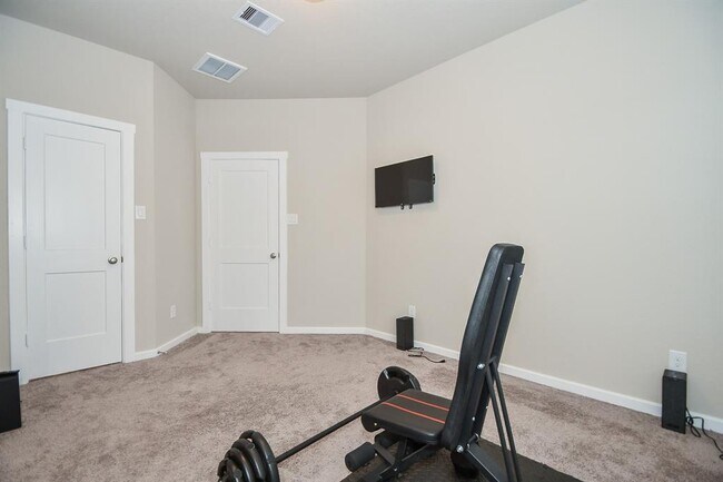 Building Photo - 31207 Birch Mills Dr