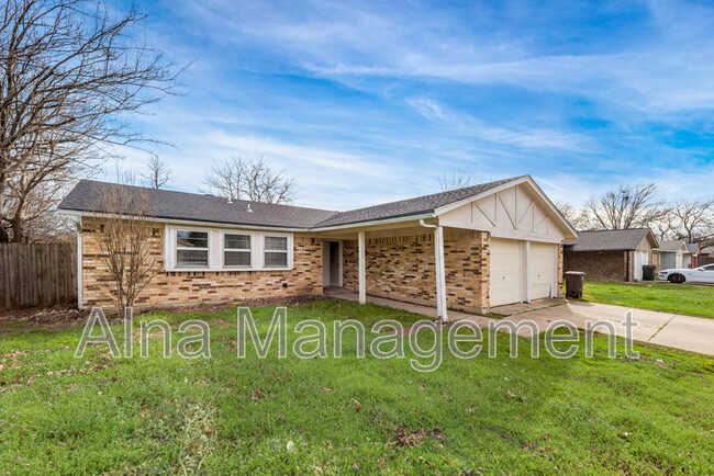 Building Photo - 5616 Twin Oaks Dr