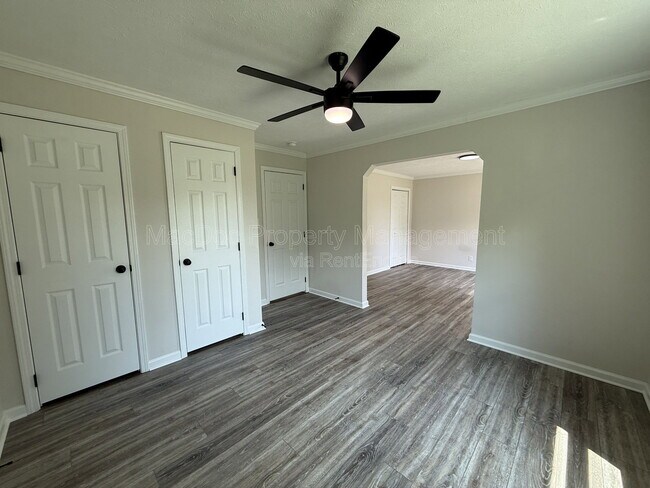 Building Photo - 10504 Benchmark Rd