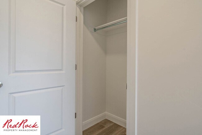 Building Photo - Spacious 3 Bedroom Unit in Desert Color With Pool & Lagoon Access