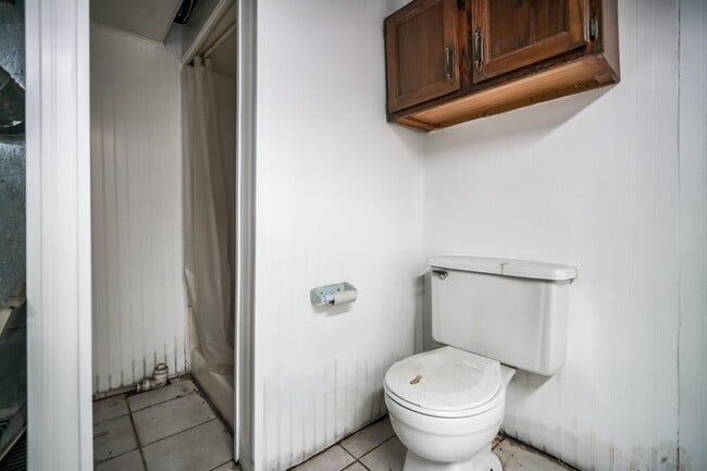 Building Photo - 409 E Melbourne Ave