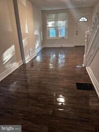 Building Photo - 307 McKnight St