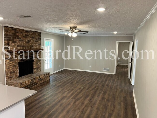 Building Photo - 4072 Plantation Dr