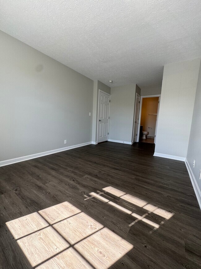 Building Photo - Woodfield