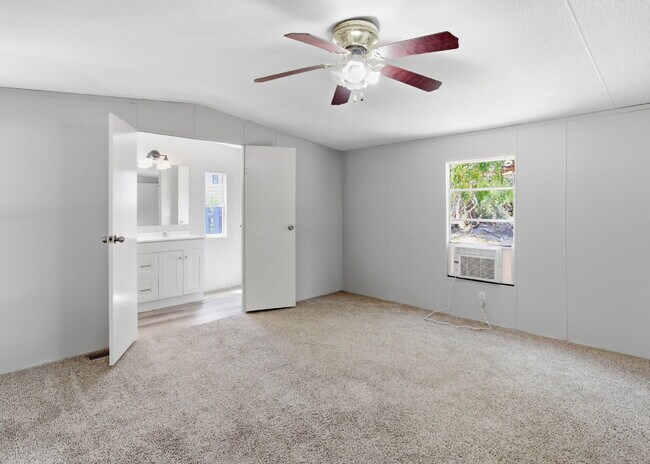 Building Photo - 3 Bedroom Home on Over .2 Acres with Canyon Lake Access!