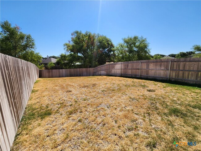 Building Photo - 2021 Rueben Rd