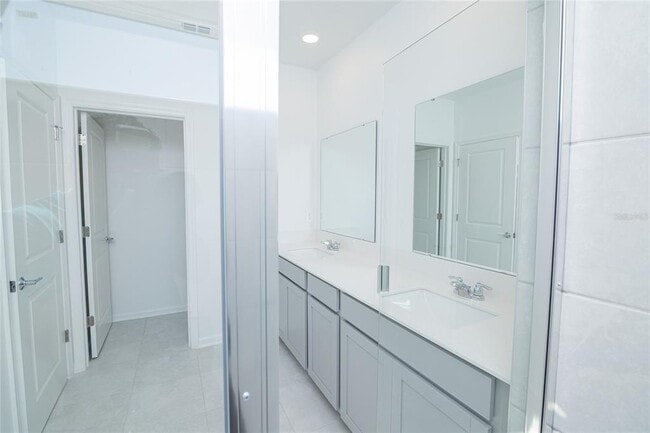 Building Photo - 2642 Runners Cir